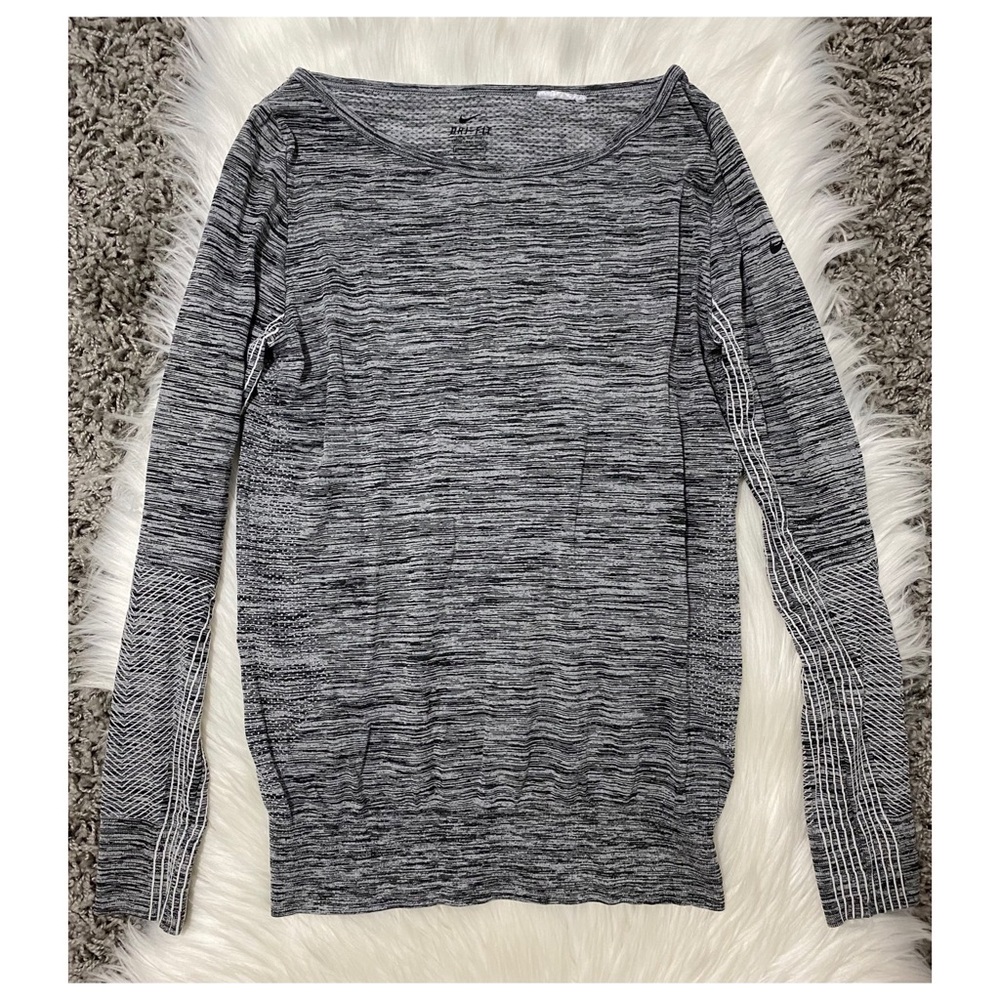 ❌5/$20- Nike Long Sleeve sz Small